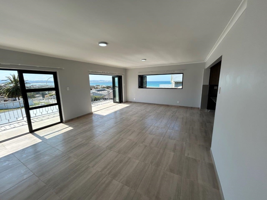 9 Bedroom Property for Sale in Jeffreys Bay Central Eastern Cape